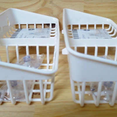 Combo 02 Kệ để miếng mút rửa bát 2 ngăn dạng lưới Inomata + 01 Set 05 miếng mút bọc lưới rửa chén bát tạo bọt - Nội địa Nhật Bản