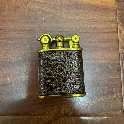 Vỏ Hột Quẹt Bật Lửa Gas Đá DC1809 Bọc Da Vân Cá Sấu Sang Trọng