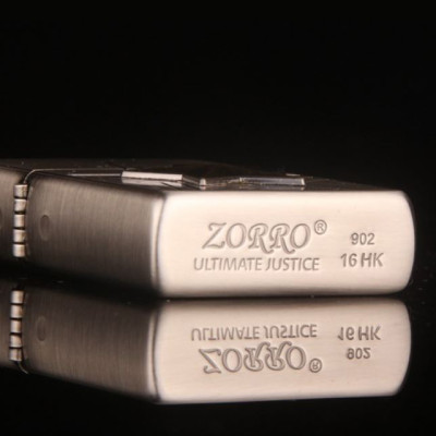 Vỏ Hột Quẹt Bật Lửa xăng đá Zorro Z8658 thiết kế họa tiết hình ngôi sao - dùng xăng bấc đá cao cấp ( giao màu ngẫu nhiên )