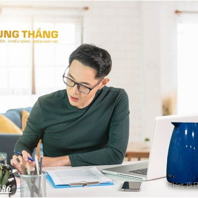 Phích Giữ Nhiệt Rạng Đông 1045N3.E - Dung Tích 1L - Hiển Thị Nhiệt Độ Thông Minh - Màu Random - Có Video