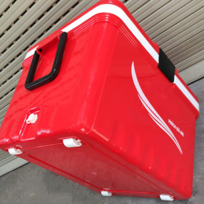 Phích vuông giữ nhiệt 60L đựng đá thực phẩm đa năng có 4 bánh xe dễ di chuyển khi sử dụng