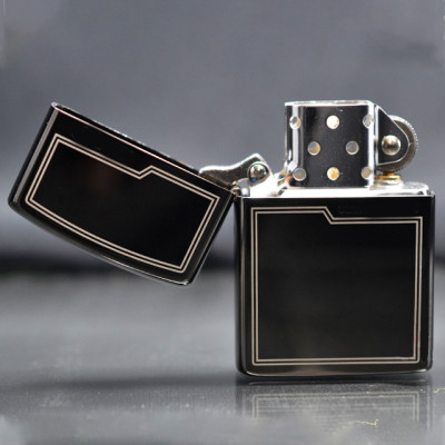 Vỏ Hột Quẹt Bật Lửa Xăng Đá Zorro Z8734 Họa Tiết Kẻ Viền sang trọng - Dùng Xăng Bấc Đá