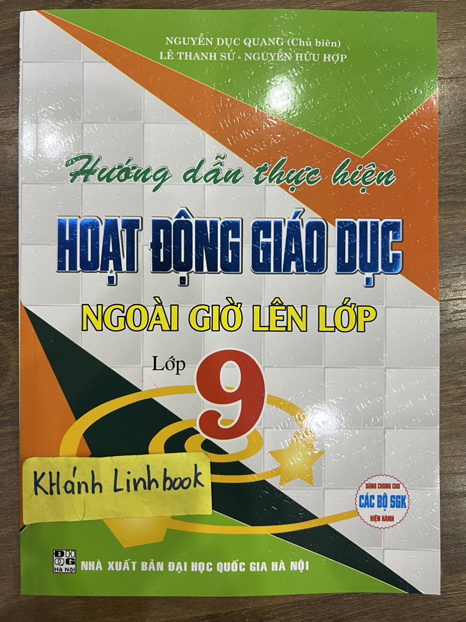 Sách - Hướng Dẫn Thực Hiện Hoạt Động Giáo Dục Ngoài Giờ Lên Lớp 9 (Theo Chương Trình Giáo Dục Phổ Thông Mới)