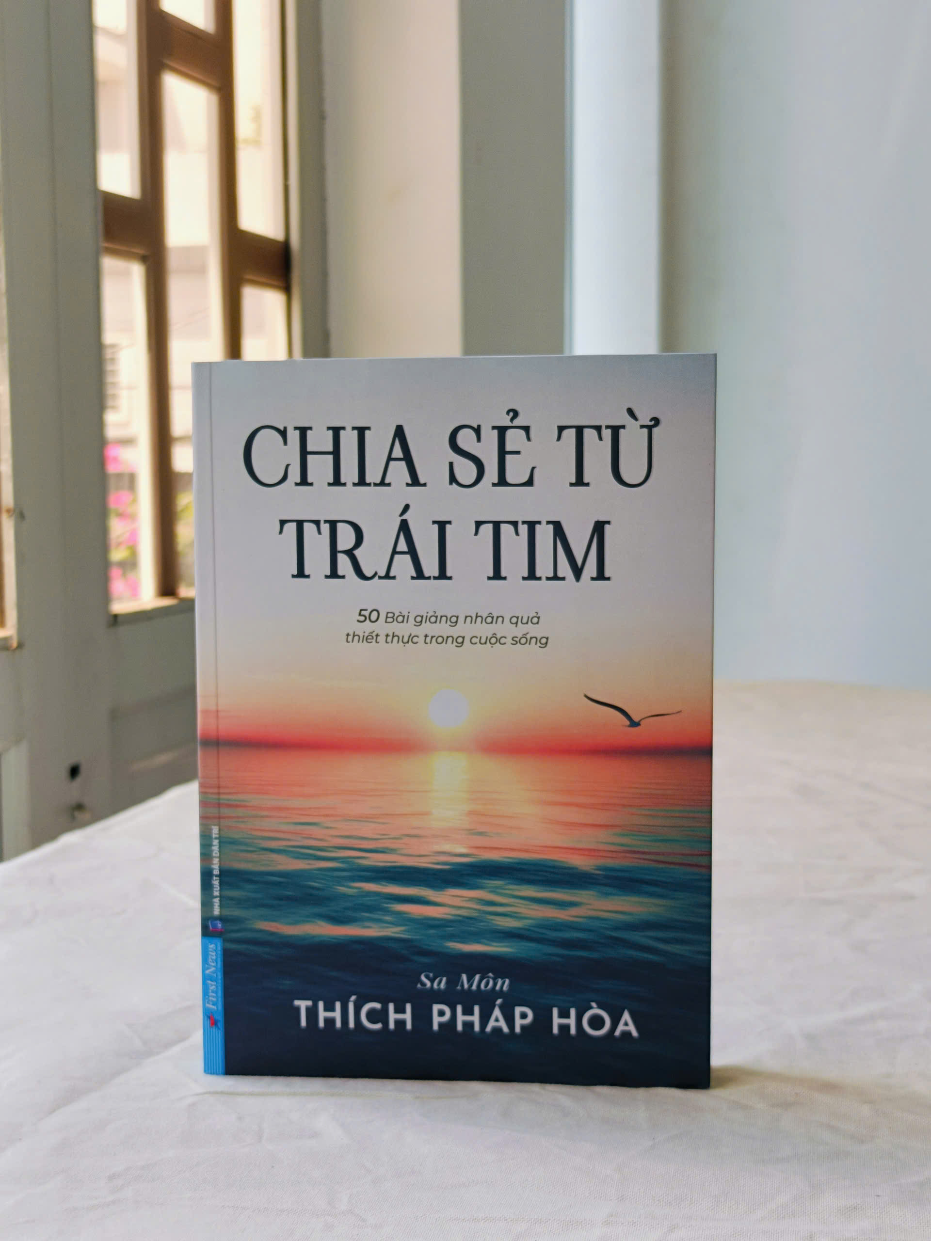 Bát Chánh Đạo (Bìa Mềm) + Chia Sẻ Từ Trái Tim (50 bài giảng về Phật pháp của thầy Thích Pháp Hòa) (2 quyển)