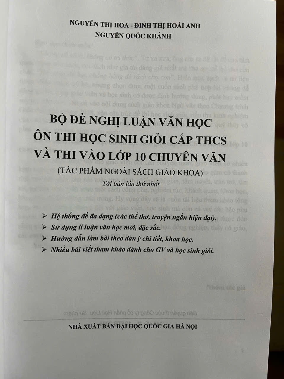 Sách Bộ đề nghị luận văn học ôn thi học sinh giỏi cấp THCS và thi vào lớp 10 chuyên văn ( TP ngoài sách giáo khoa)