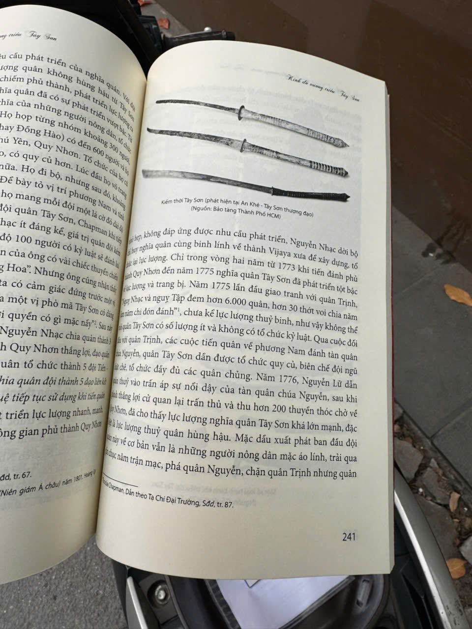 TỪ KINH THÀNH VIJAYA ĐẾN KINH ĐÔ VƯƠNG TRIỀU TÂY SƠN – Lê Đình Phụng – Trường Phương Books - NXB Thuận Hóa