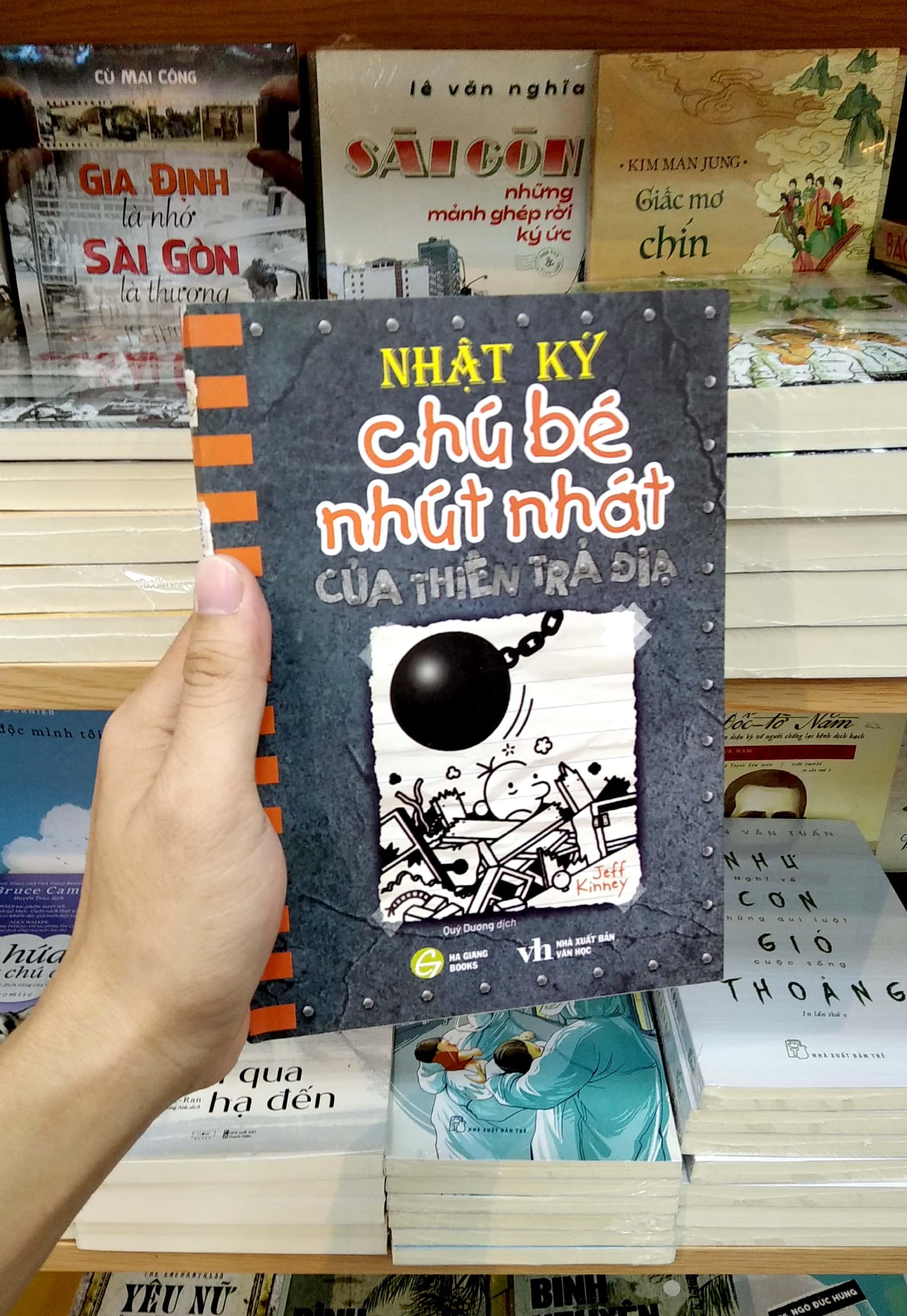 Nhật Ký Chú Bé Nhút Nhát - Tập 14: Của Thiên Trả Địa - Phiên bản Tiếng Việt