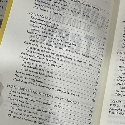 Sách - Cùng con đi qua tuổi teen (Nhã Nam HCM)