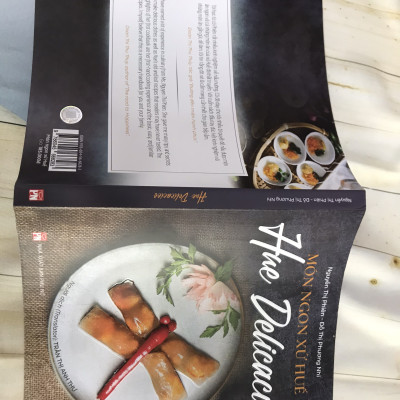 Món Ngon Xứ Huế (Hue Delicacies) Song Ngữ