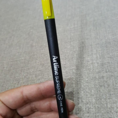 Bút Lông Kim Artline Supreme (0.4mm) - Vàng