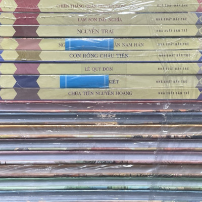 Combo Sách Lịch Sử Việt Nam Bằng Tranh ( Trọn Bộ 16 Cuốn )- Bìa Cứng - In Màu Toàn Bộ- NXB Trẻ ( Tặng Sổ Tay Xương Rồng )