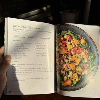 (In màu toàn bộ) BẾP XANH CHỮA LÀNH : Dinh dưỡng cho người bệnh và phương pháp giúp cơ thể tự chữa lành – Emma Phạm- Thái Hà – NXB Công Thương