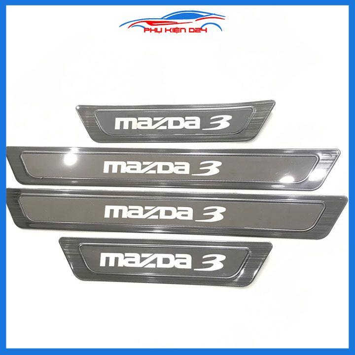 Bộ ốp bậc cửa trong ngoài nẹp bước chân Mazda 3 2015-2016-2017-2018-2019-2020 vân Titan chống trầy trang trí xe