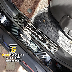 Bộ sản phẩm ỐP BẬC CỐP VÀ BẬC CỬA vân Carbon xe Hyundai Santafe 2021