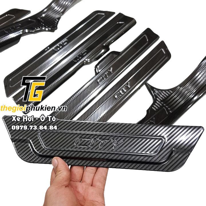 BỘ SẢN PHẨM Nẹp bước chân và ốp chống trầy cốp Honda City 2021 - Mẫu vân Carbon