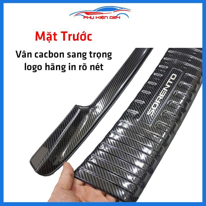 Ốp chống trầy cốp Sorento 2020-2021-2022 thép không gỉ vân cacbon chống trầy bảo vệ xe