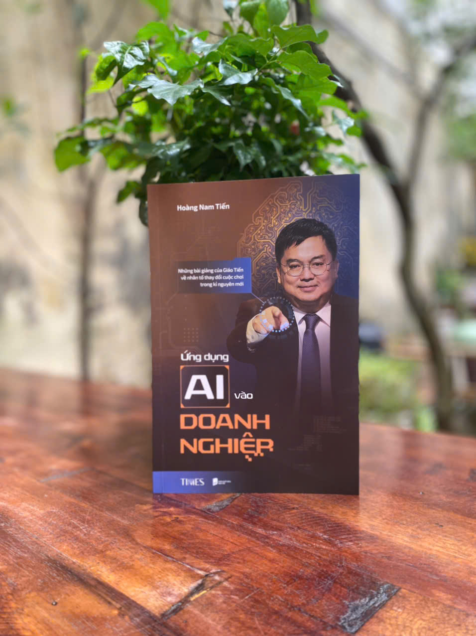 Ứng Dụng AI Vào Doanh Nghiệp – Hoàng Nam Tiến – NXB Dân Trí - TimesBooks