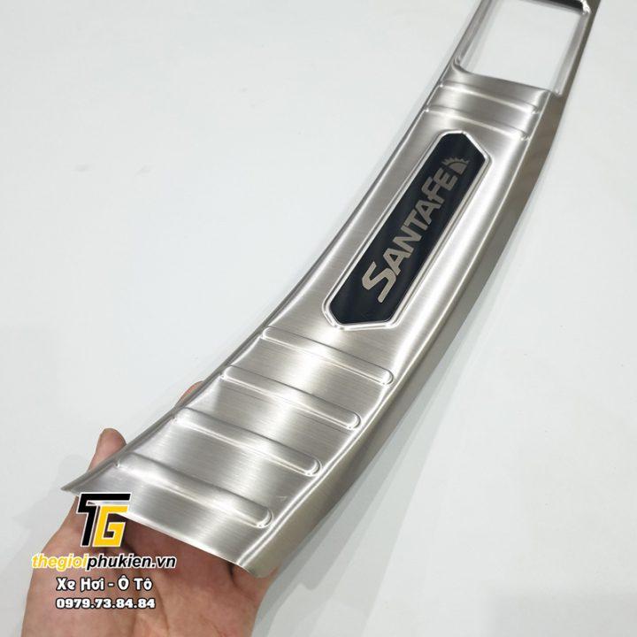 BỘ SẢN PHẨM Nẹp bước chân CẢ BỘ và ốp chống trầy cốp TRONG Hyundai Santafe 2021 - Mẫu Inox
