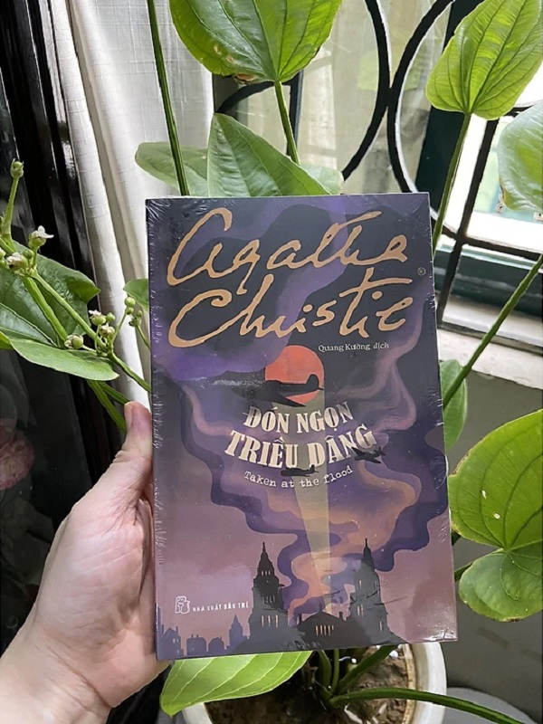 Sách Đón Ngọn Triều Dâng - Agatha Chirstie