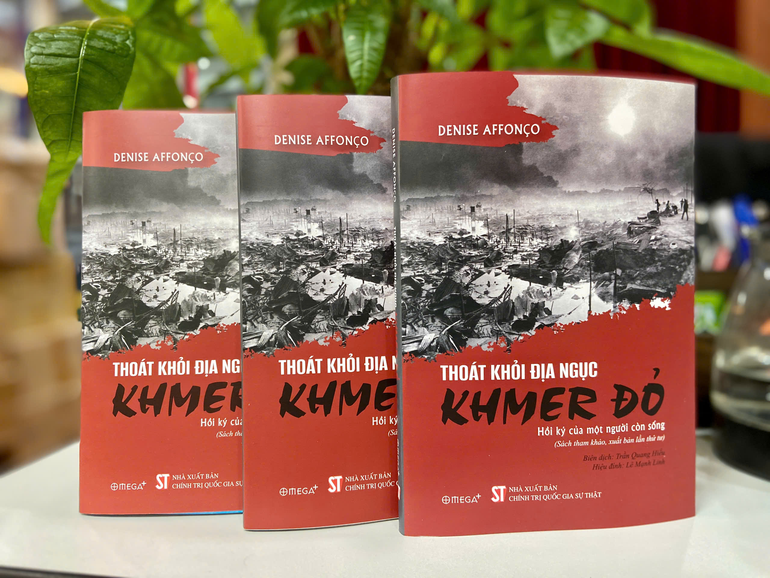 Thoát Khỏi Địa Ngục Khmer Đỏ - Hồi Ký Của Một Người Còn Sống - Denise Affonço