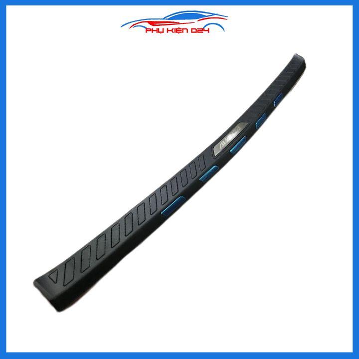 Ốp chống trầy cốp ngoài nhựa đen Avanza 2017-2018-2019-2020-2021-2022 dán cốp sau chống xước trang trí xe