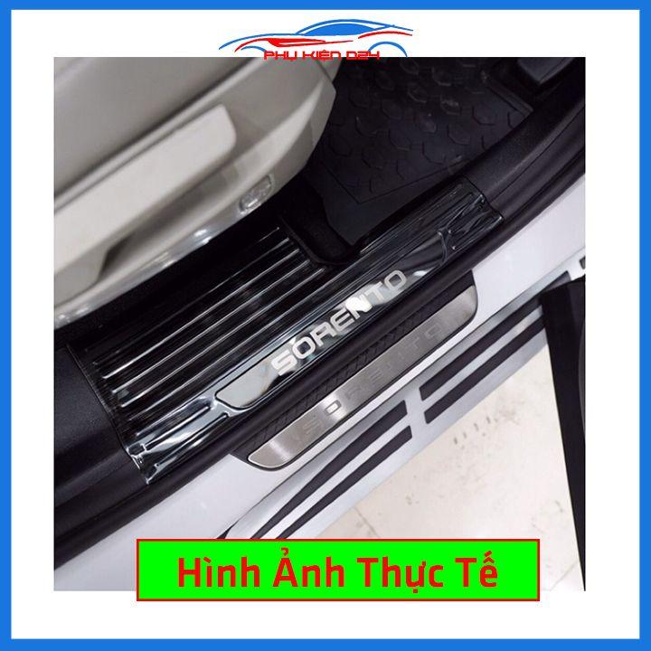 Bộ ốp bậc cửa trong ngoài nẹp bước chân Sorento 2020-2021 vân Titan chống trầy trang trí xe