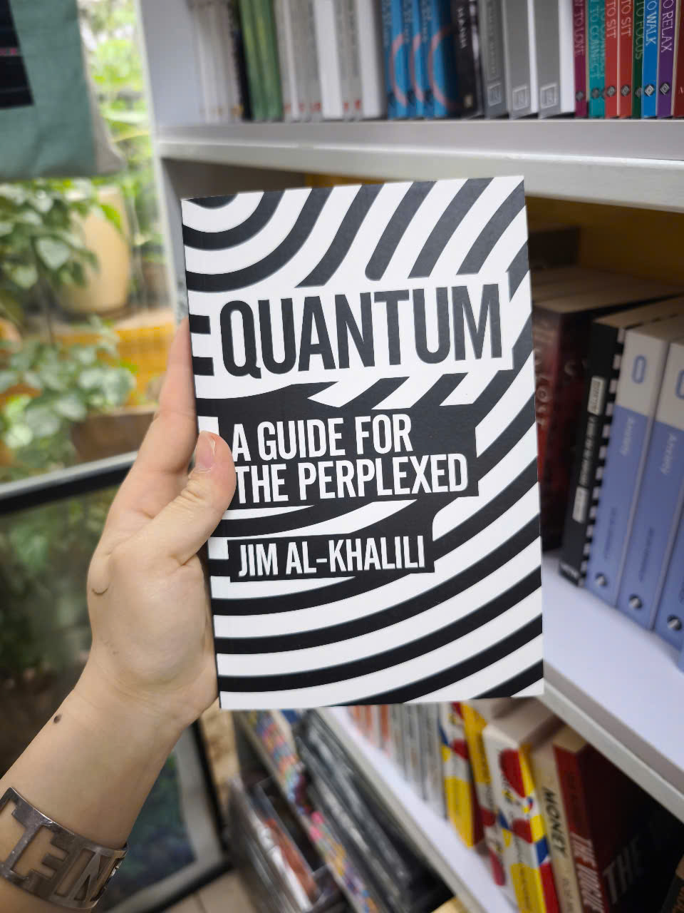 Sách - Quantum: A Guide For The Perplexed by Jim Al-Khalili - Science/ Nonfiction/ Physics in English