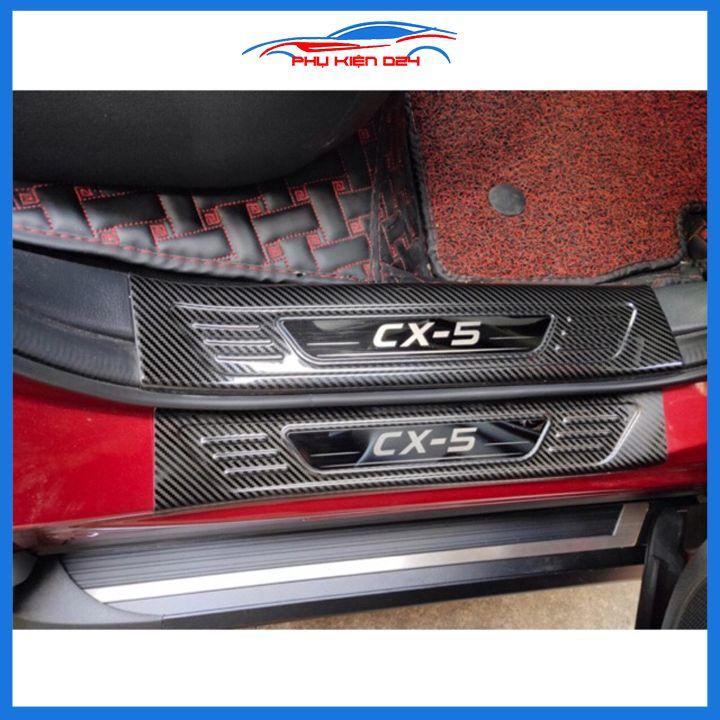 Bộ nẹp bước chân trong ngoài vân Cacbon xe CX5, CX-5 2018-2019-2020 chống trầy làm đẹp ô tô
