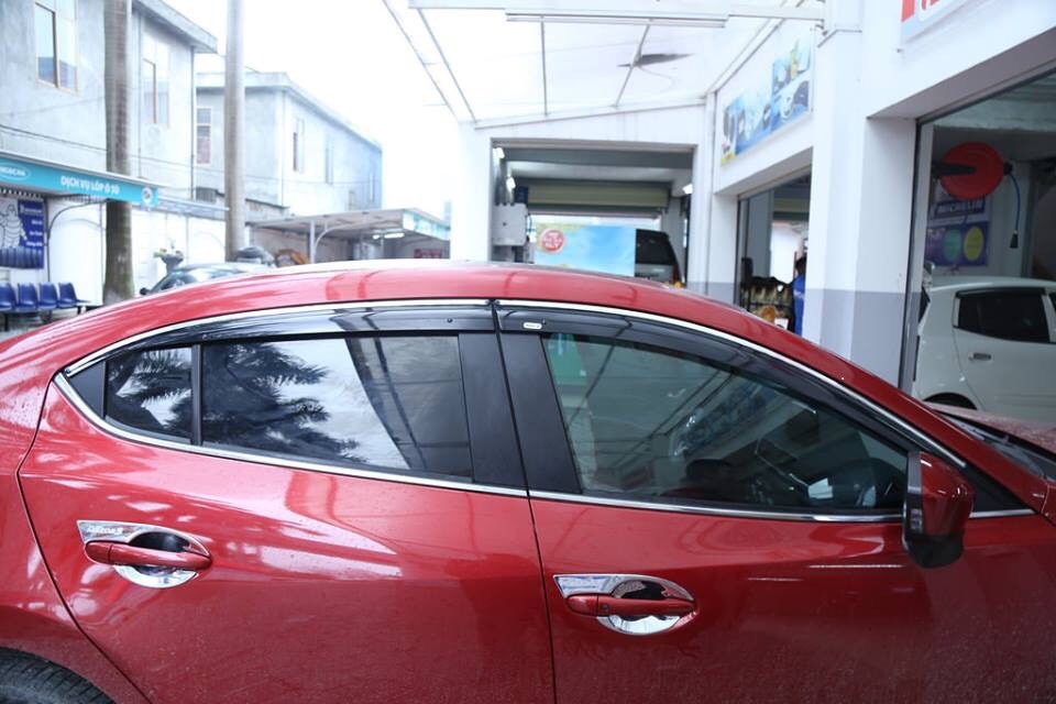 Bộ vè che mưa cao cấp viền chỉ mạ INOX dành cho xe KIA Cerato 2019