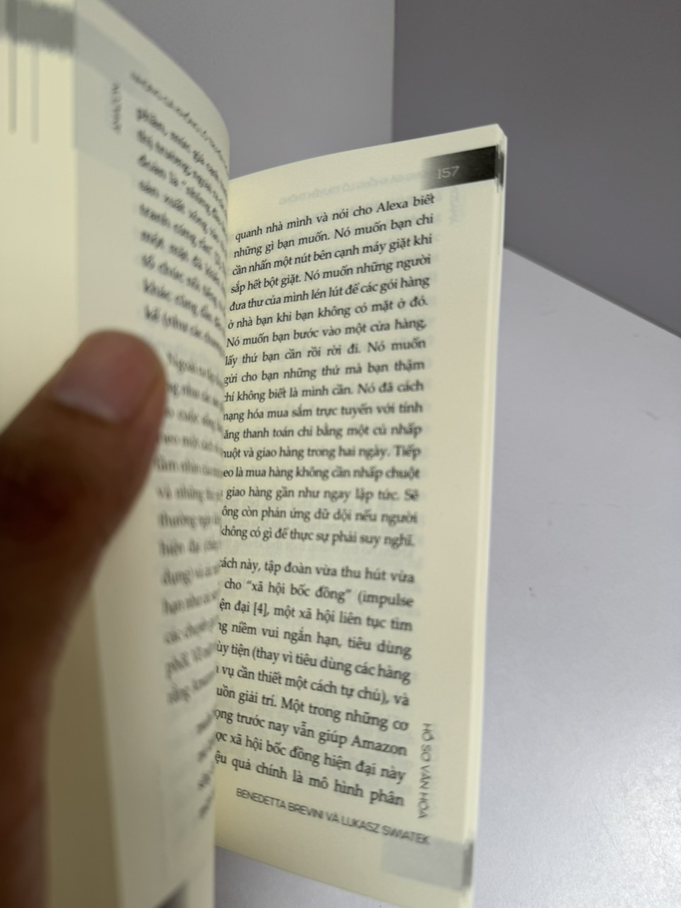 AMAZON - LÃNH CHÚA THỜI ĐẠI SỐ TRỖI DẬY NHỜ BẤT BÌNH ĐẲNG XÃ HỘI - Những Gã Khổng Lồ Truyền Thông Qua Góc Nhìn Kinh Tế Chính Trị - Benedetta Brevini & Lukasz Swiatek - Hoàng Lan dịch - Book Hunter