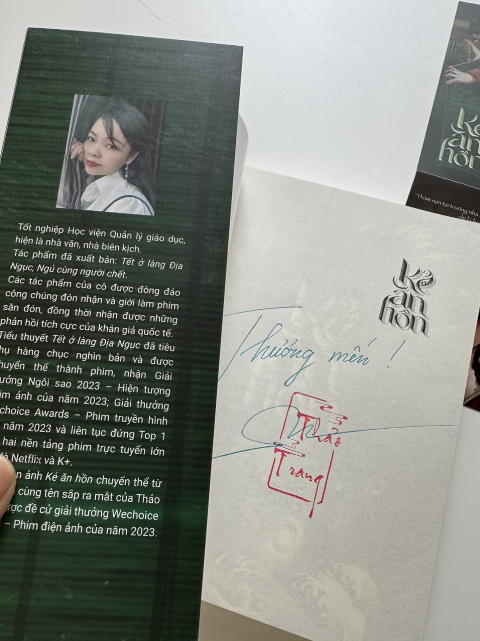 (Có chữ ký tác giả + Đính kèm postcard - Tác giả của cuốn Tết ở làng Địa Ngục) KẺ ĂN HỒN – Thảo Trang - Saola Books - NXB Phụ nữ