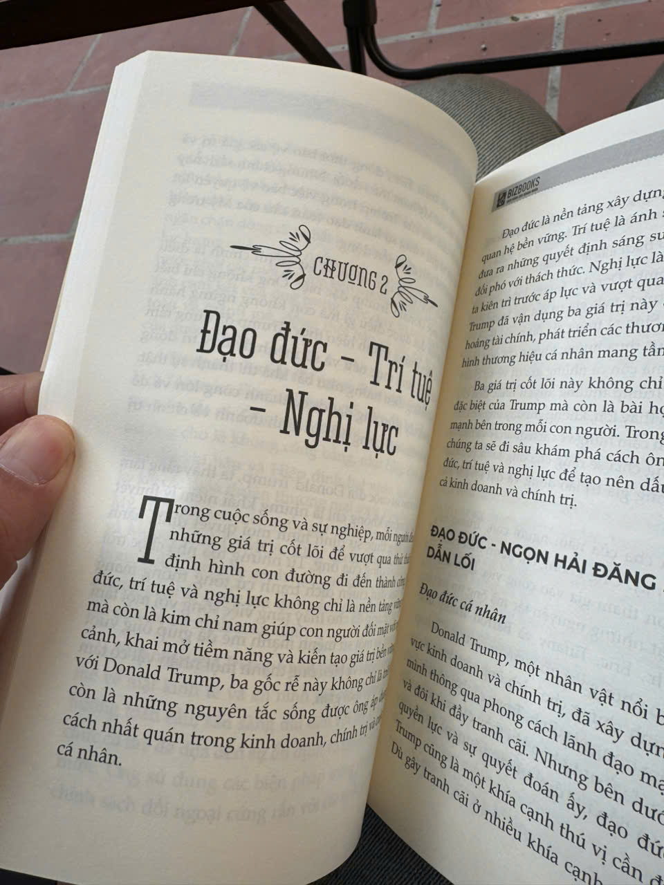 DONALD TRUMP: Bậc Thầy Thương Trường Và Quyền Lực Nhà Trắng - The Gurus - Chuyên gia Nguyễn Hoàng Phương Hiệu đính - Bizbooks
