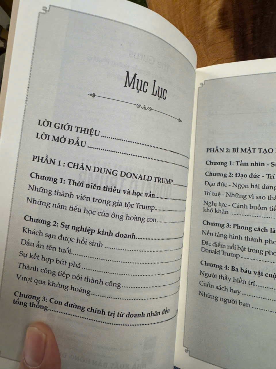 DONALD TRUMP: Bậc Thầy Thương Trường Và Quyền Lực Nhà Trắng - The Gurus - Bizbooks