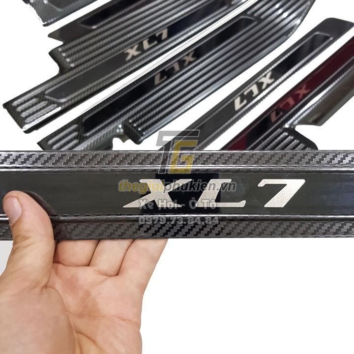 Bộ Ốp bậc cửa, Nẹp bước chân dành cho Suzuki XL7 vân Carbon