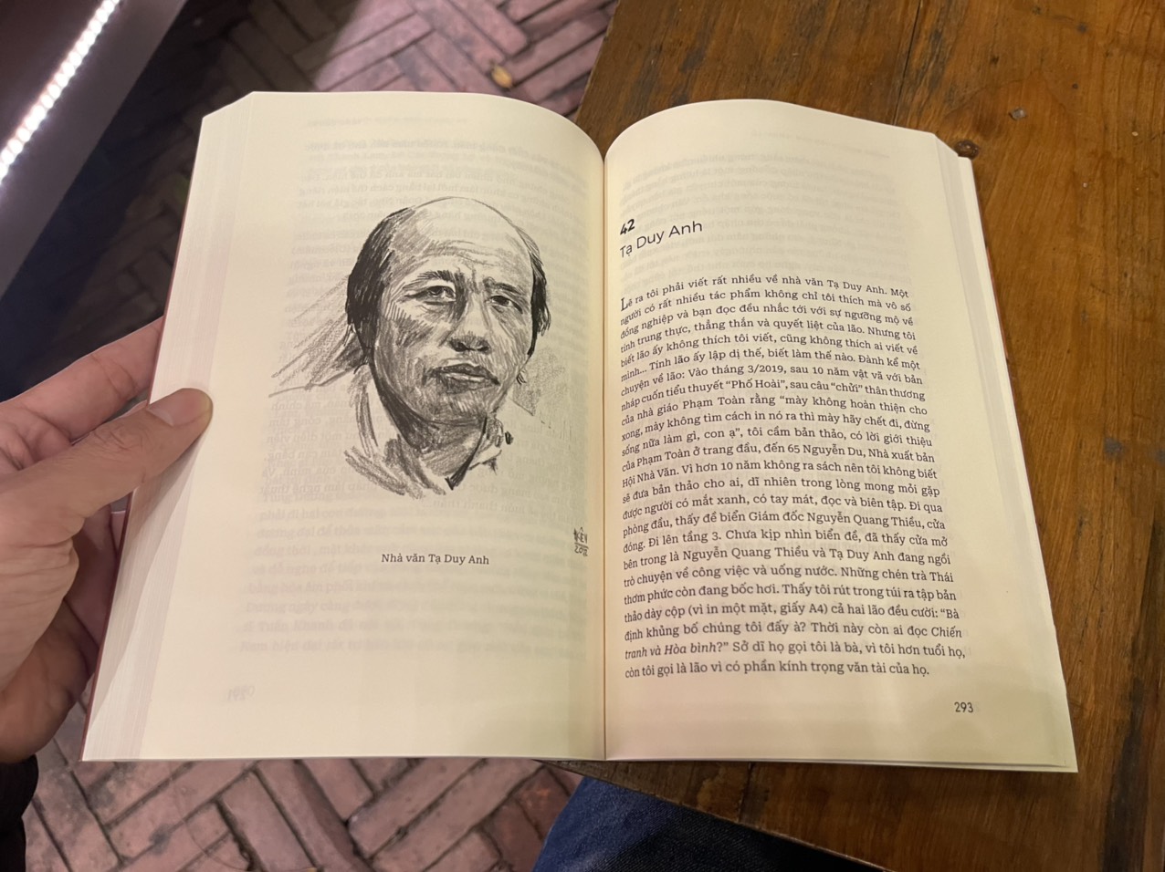 NHỮNG NGƯỜI MUÔN NĂM “CHƯA” CŨ - 60 chân dung văn nghệ sĩ Việt Nam một thời - Trần Thị Trường – Alphabooks