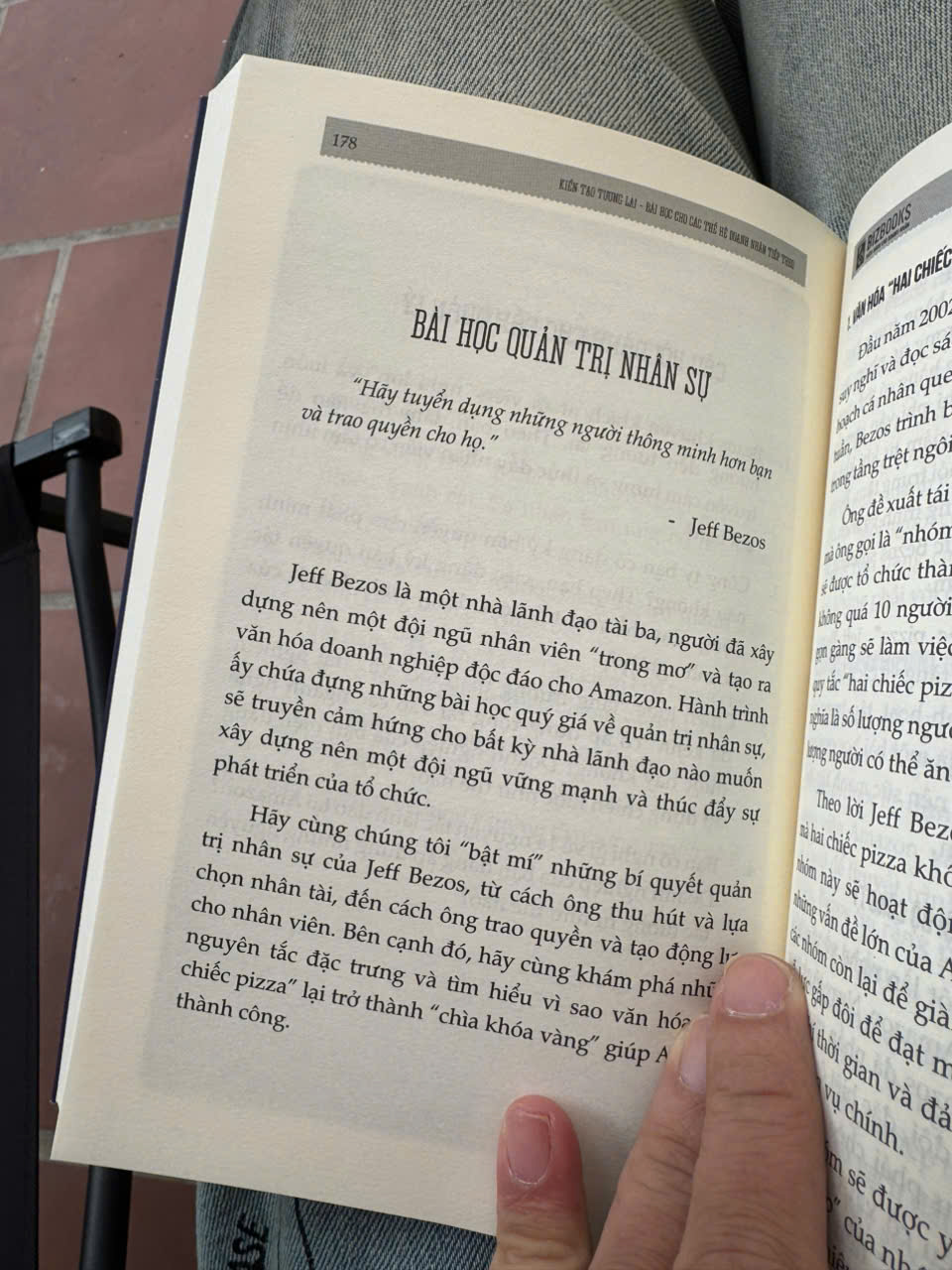 JEFF BEZOS: Gã "Phù Thủy" Ngành Thương Mại Điện Tử - The Gurus - Chuyên gia Nguyễn Hoàng Phương Hiệu đính - Bizbooks