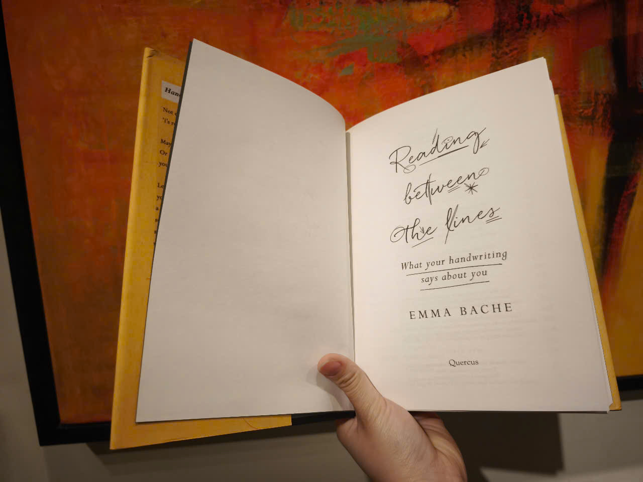 Sách - Reading Between the Lines: What your handwriting says about you by Emma Bache