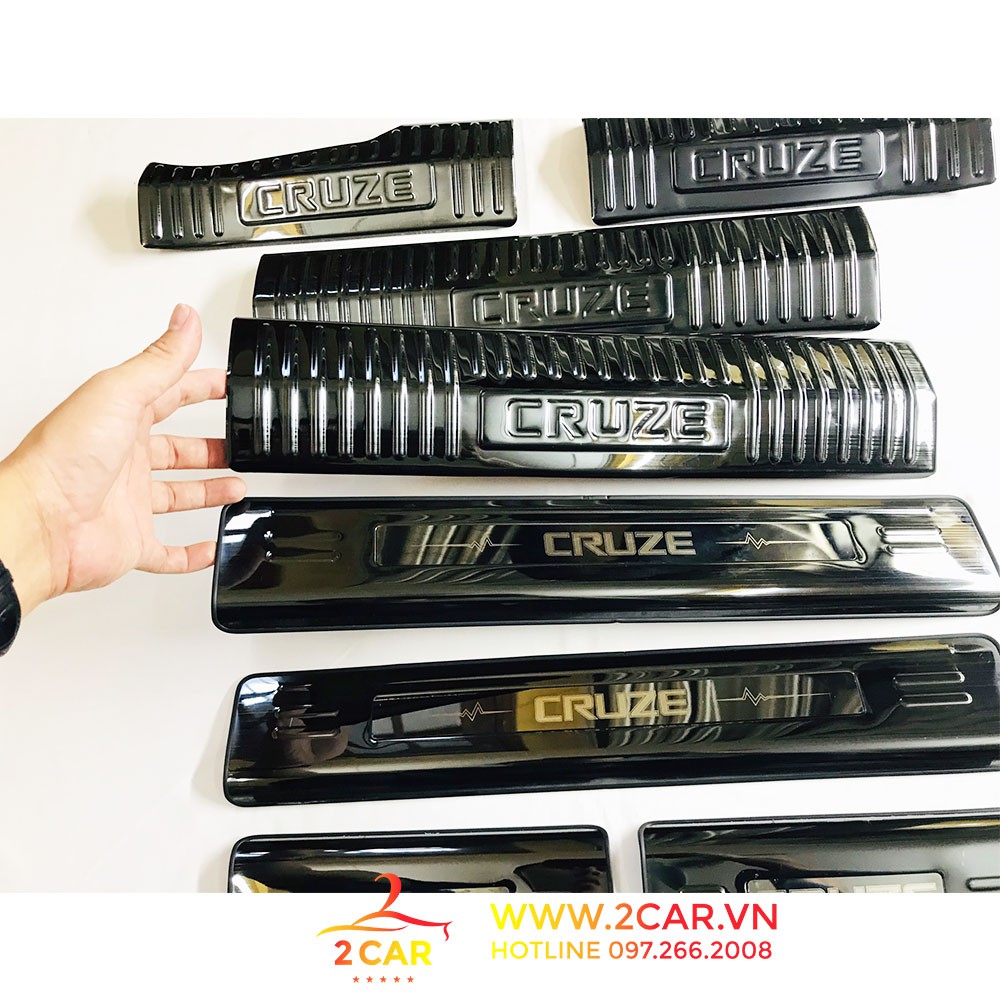 Ốp bậc cửa, nẹp bước chân trong, ngoài Xe Cruze 2017-2020 mẫu titan cao cấp