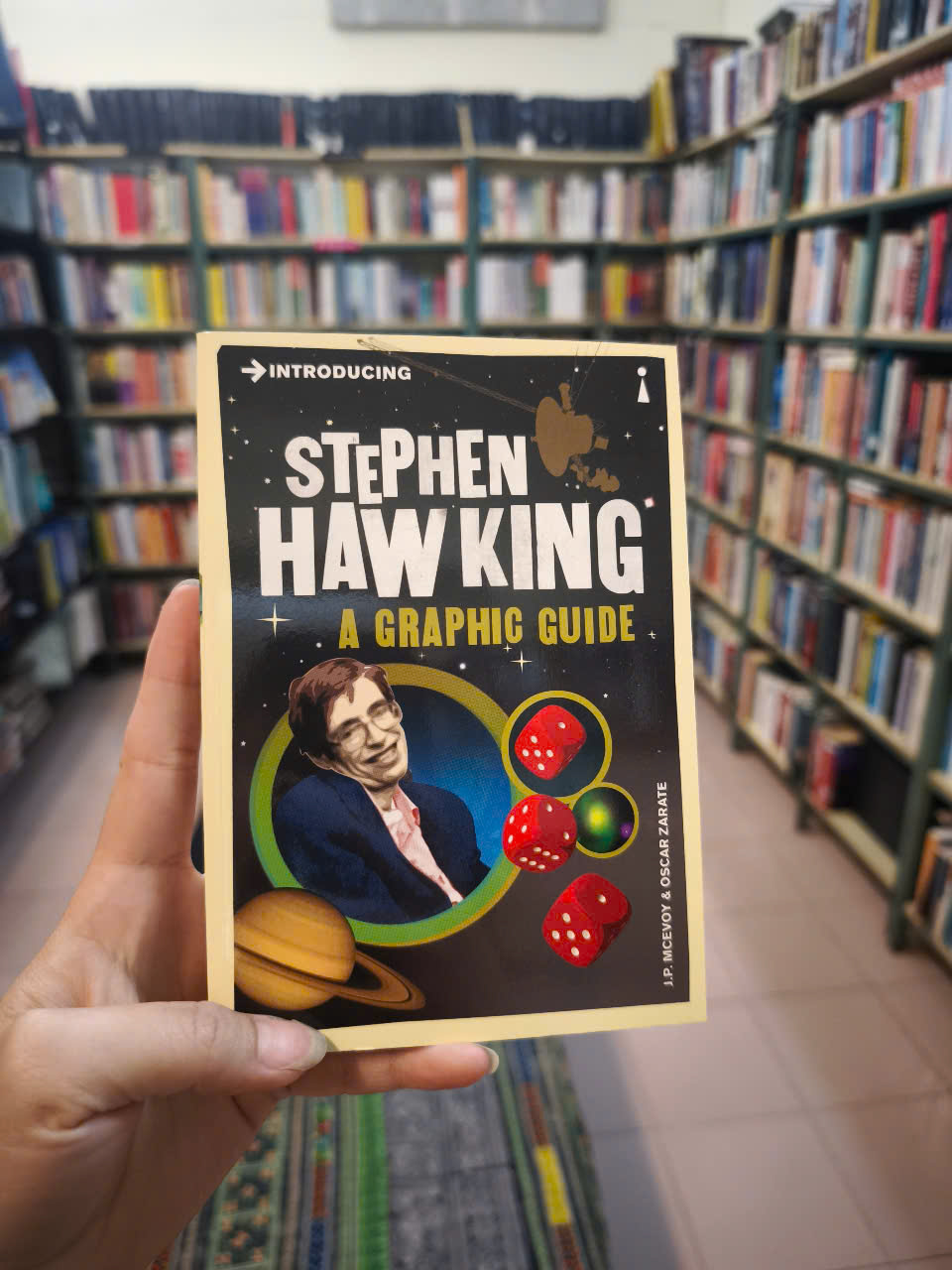 Sách - Introducing Stephen Haw King A Graphic Guide by J.P. McEvoy - Science/ Nonfiction /Biography