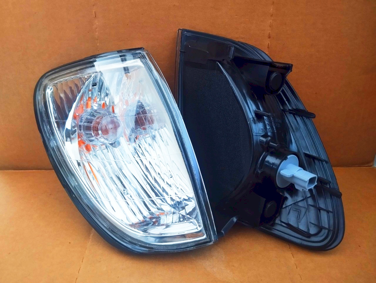 Bộ Đèn Xi Nhan Toyota Land Cruiser J100/FZJ105 (2002-2007)