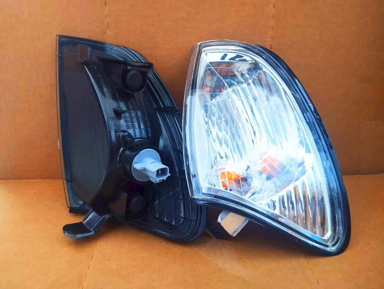 Bộ Đèn Xi Nhan Toyota Land Cruiser J100/FZJ105 (2002-2007)