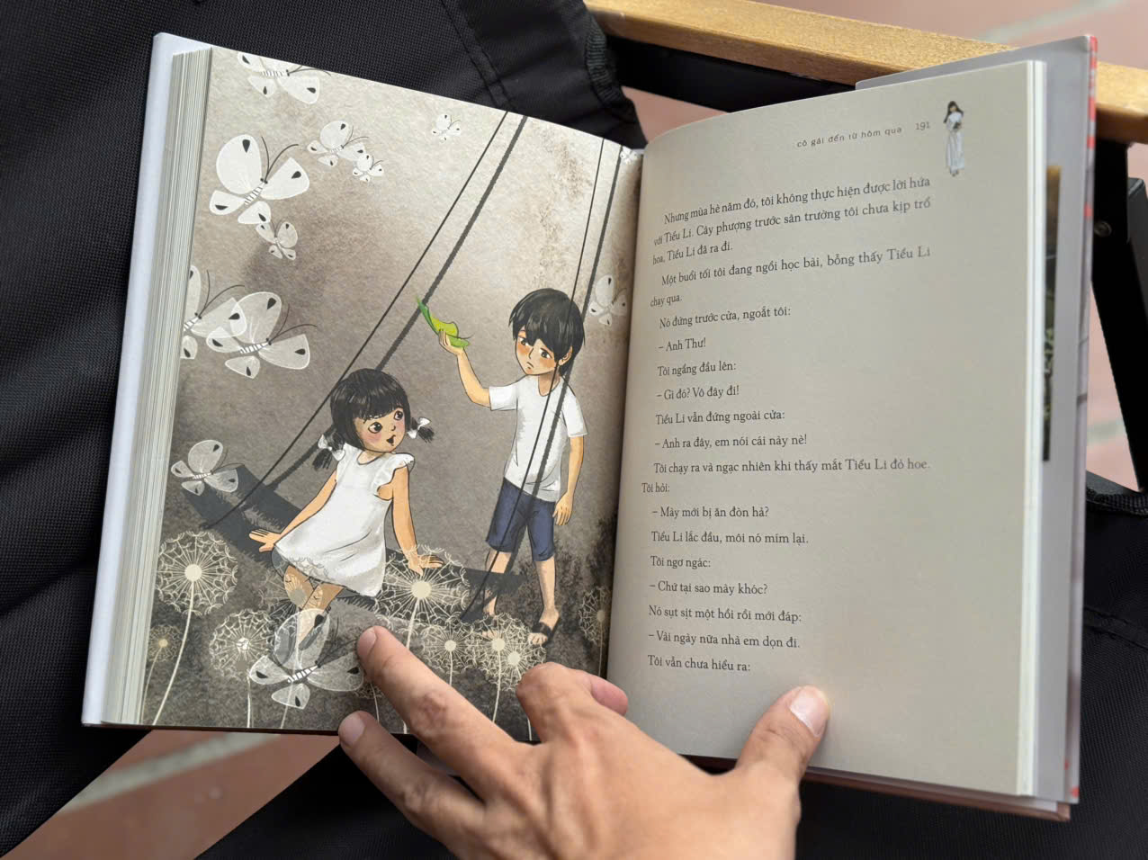 (Phiên Bản Màu Đặc Biệt Có Minh Họa) CÔ GÁI ĐẾN TỪ HÔM QUA - Nguyễn Nhật Ánh - NXB Trẻ