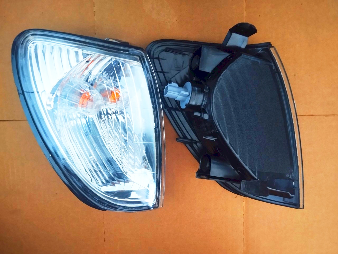 Bộ Đèn Xi Nhan Toyota Land Cruiser J100/FZJ105 (2002-2007)