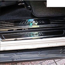 Ốp bậc cửa , nẹp bước chân Toyota Innova 2017-2022 cao cấp -mẫu Titan 8 chi tiết