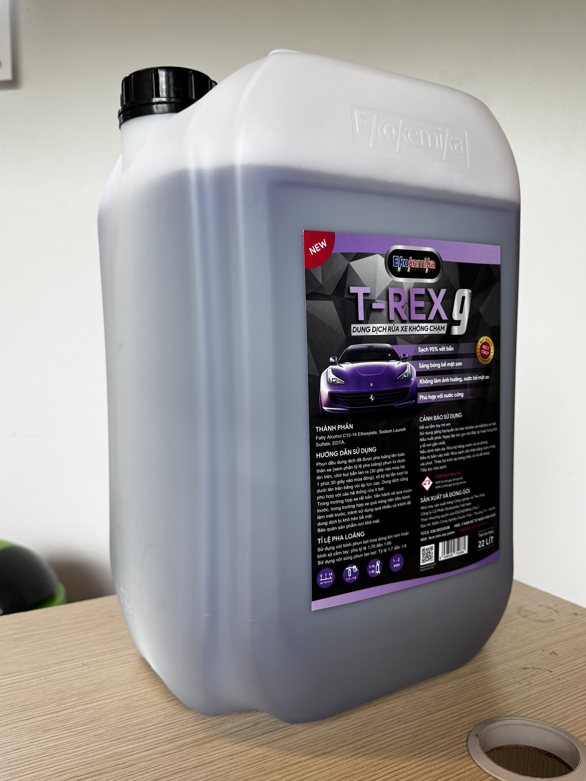 DUNG DỊCH RỬA XE MÁY Ô TÔ KHÔNG CHẠM EKOKEMIKA TREX-9-22L