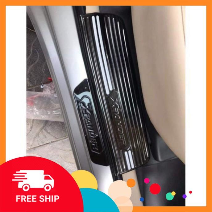 Ốp bậc trong và ngoài dành cho xe XPANDER 2018-2019-2020 mẫu titan, Ốp chống trầy bậc cửa xe ô tô