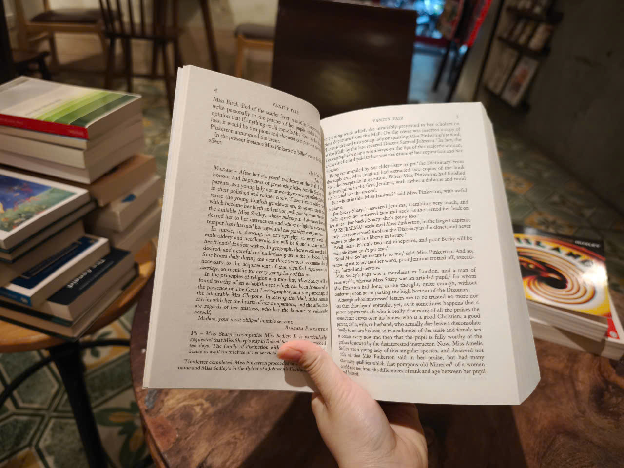 Sách - Vanity Fair by William Makepeace Thackeray - Tiểu thuyết kinh điển tiếng Anh/ English Classics Novel