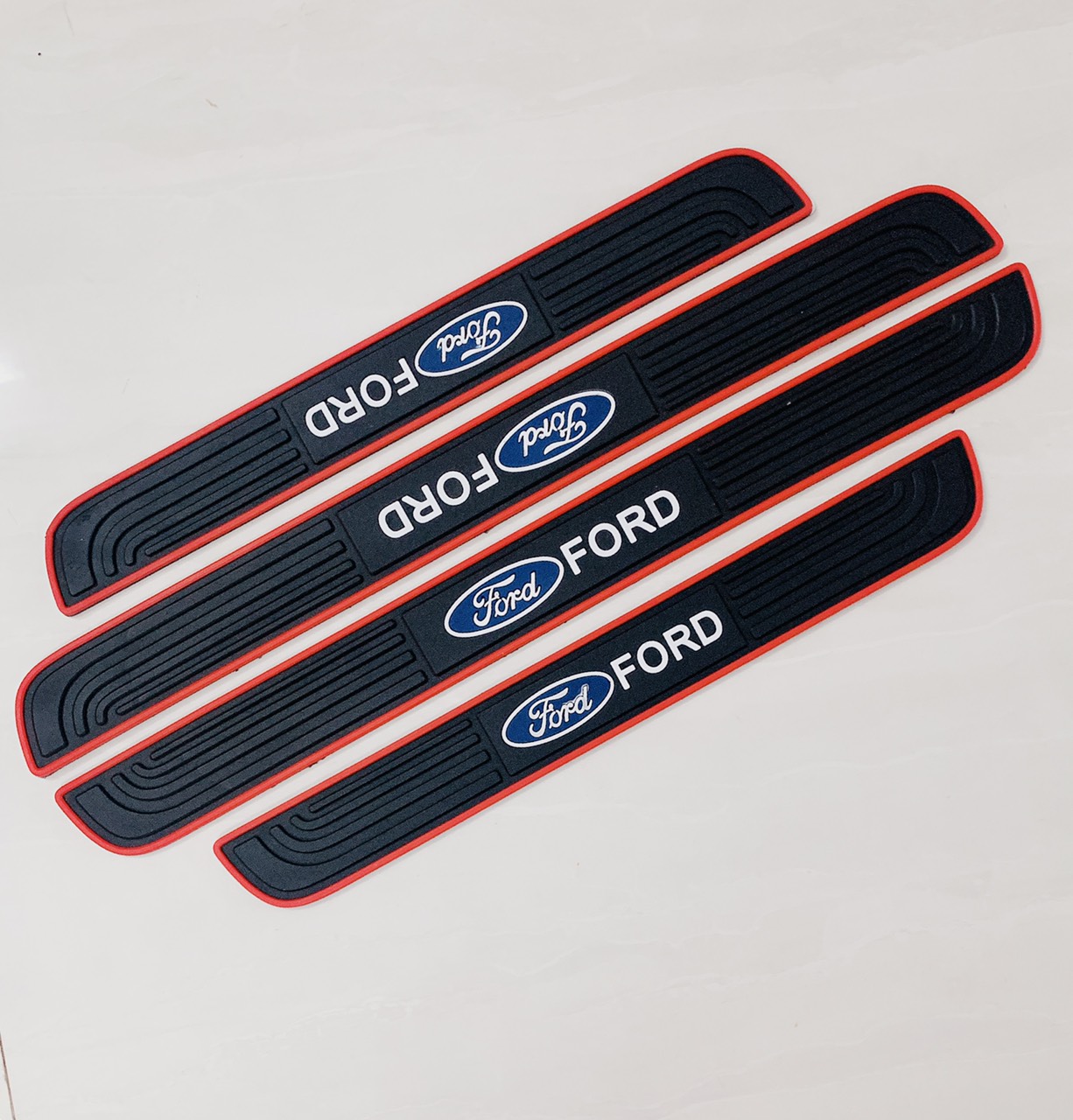 Bộ 4 Nẹp Cao Su Chống Xước Bảo Vệ Bậc Cửa Ô Tô Xe Hơi Có Logo Theo Hãng