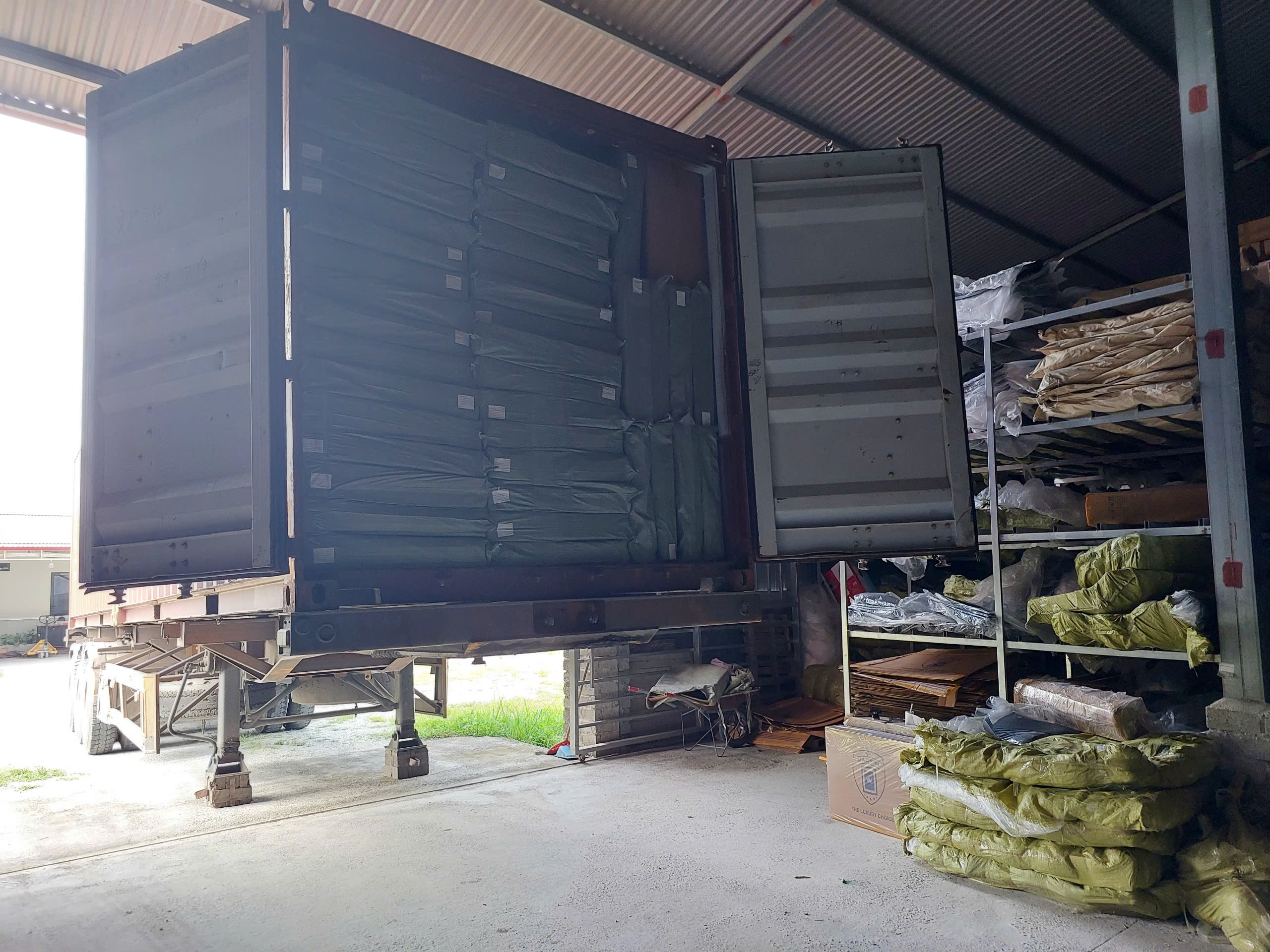 Bạt phủ ô tô chất liệu vải không dệt 3 lớp cao cấp thương hiệu MACSIM cho xe ô tô Jeep Rubincon- màu ghi