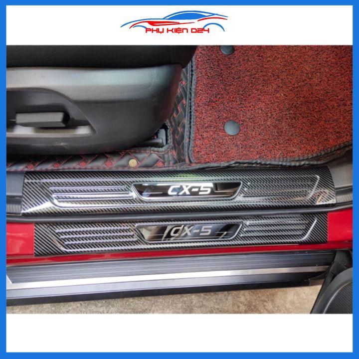 Bộ nẹp bước chân trong ngoài vân Cacbon xe CX5, CX-5 2018-2019-2020 chống trầy làm đẹp ô tô